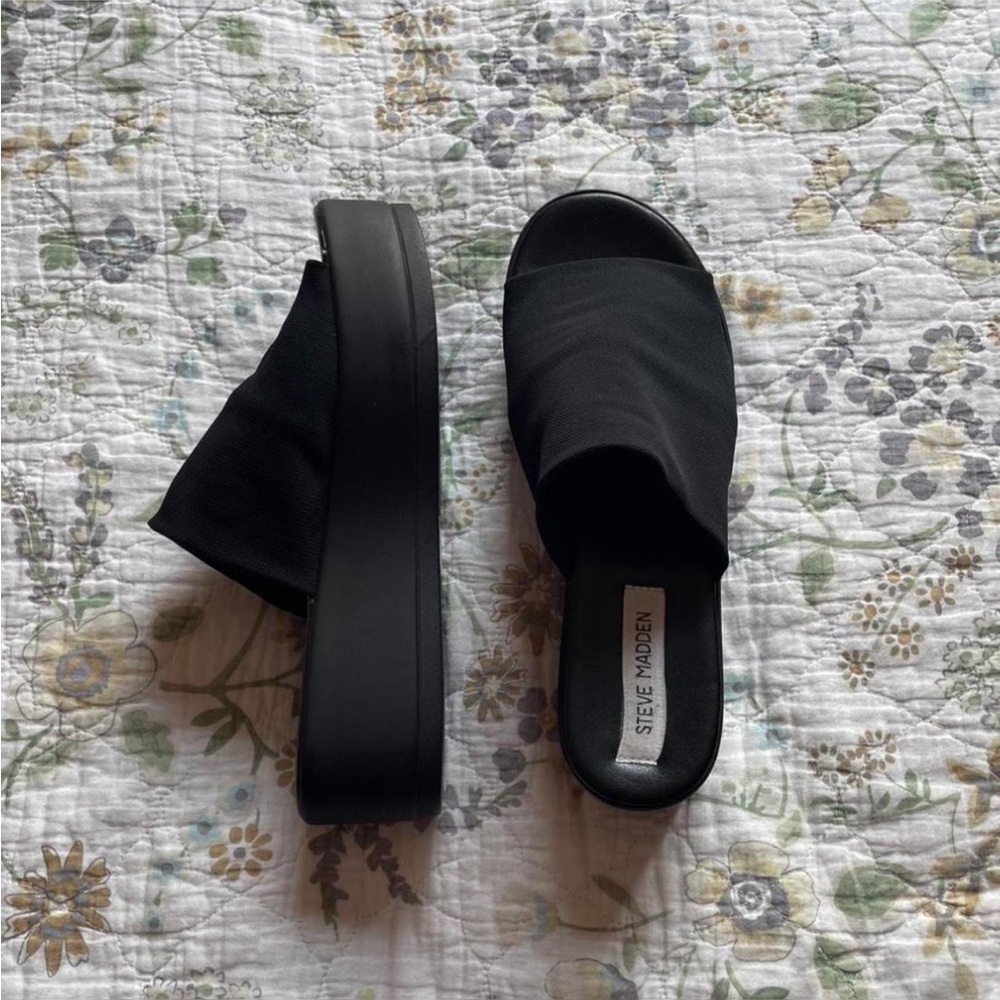 ❌SOLD❌ Steve Madden Platform Sandals